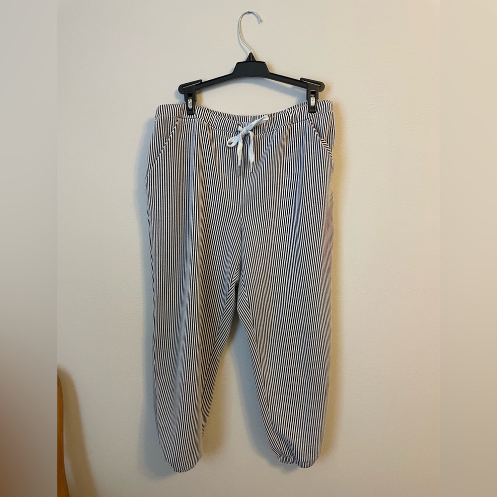Jules & Leopold - Cropped Black and White Striped Drawstring Joggers - Size L